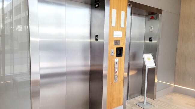 Building Photo - 5350 NW 84th Ave