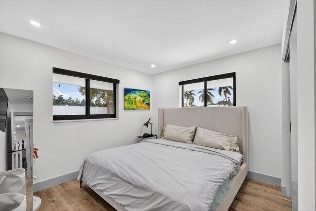 Building Photo - 12 Leeward Cir