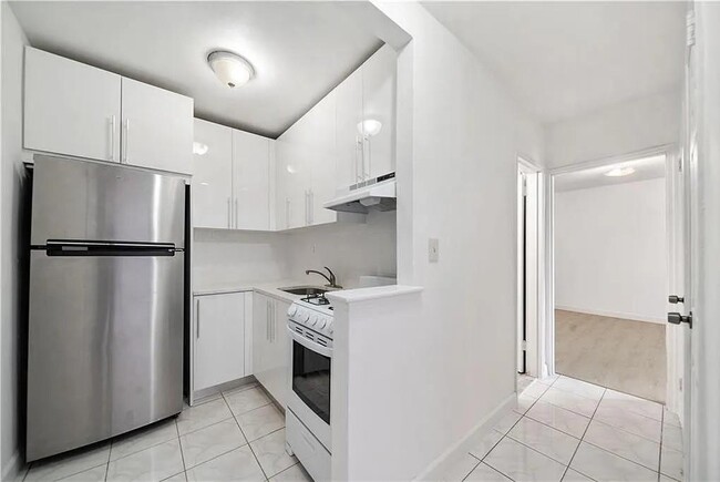 Building Photo - 1213 Avenue Z