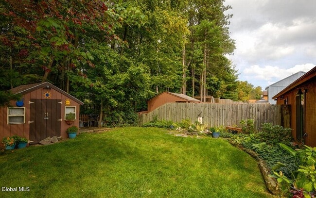 Building Photo - 24 Thimbleberry Rd