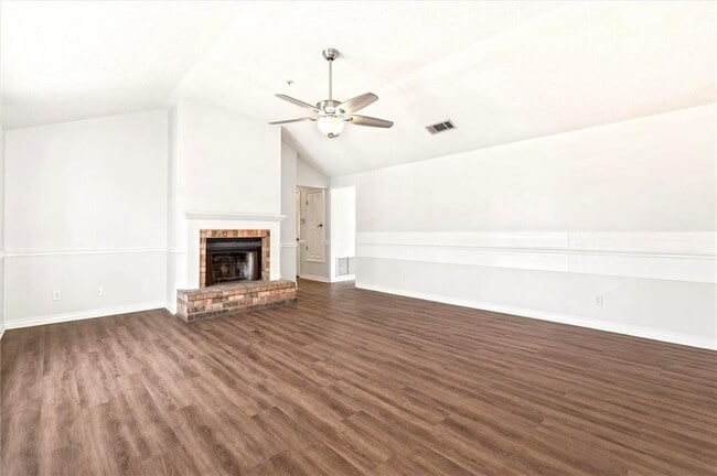 Building Photo - 1240 Lynchburg Ct