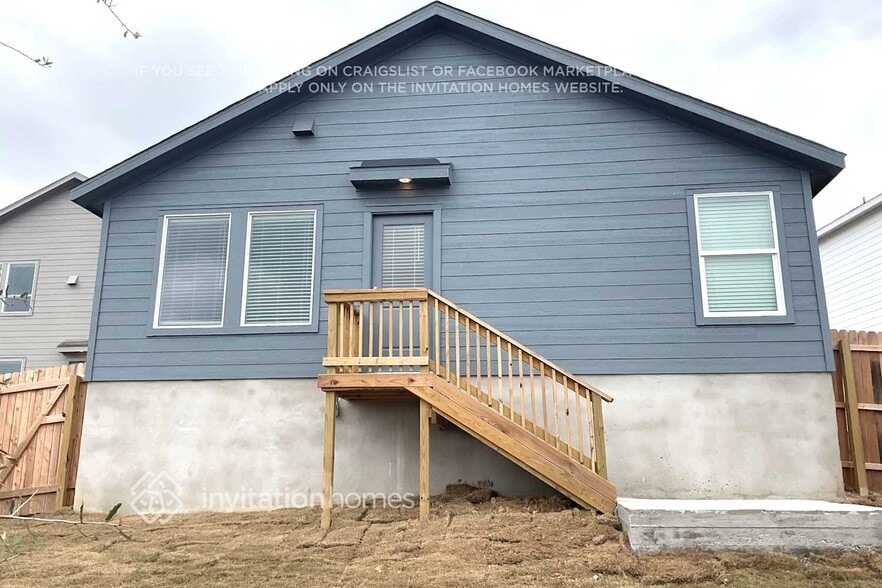 Building Photo - 3206 Roslyn Grist