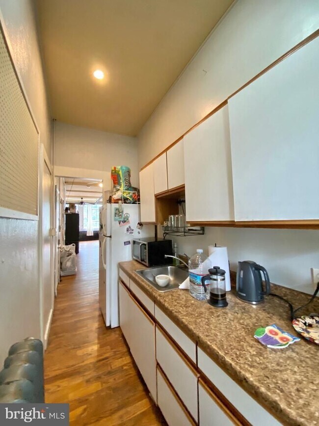 Building Photo - 14-16 W Harvey St