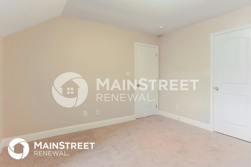 Building Photo - 7010 Echo Hill Way