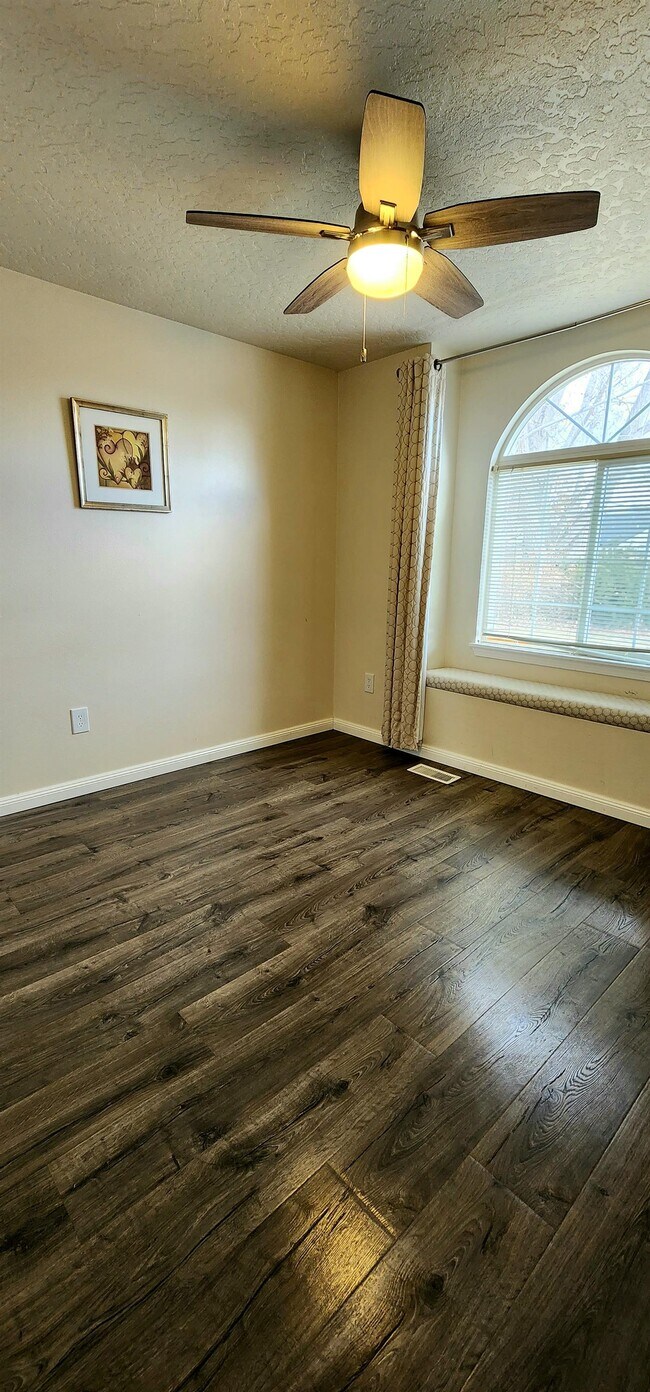 Building Photo - 3654 E Wormwood Ct