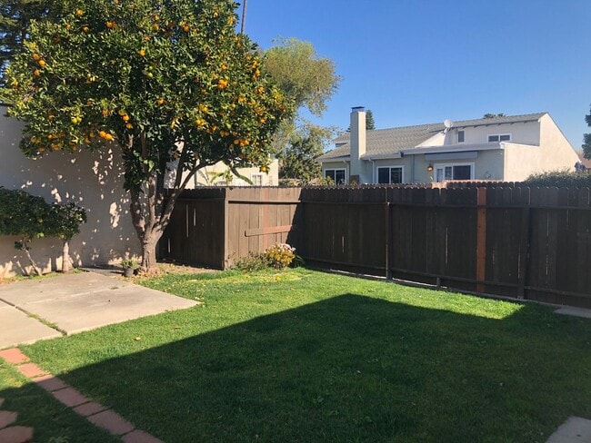 Building Photo - Spacious West Oxnard Home near Seabridge M...