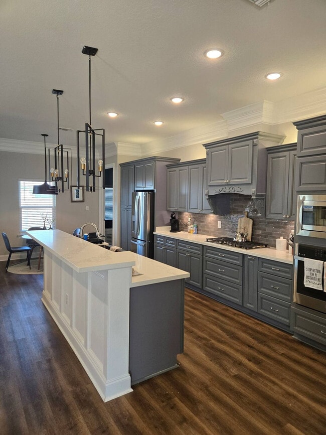 Building Photo - 13812 E El Bonito Dr