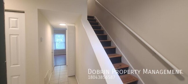 Building Photo - 1514 Kemper St