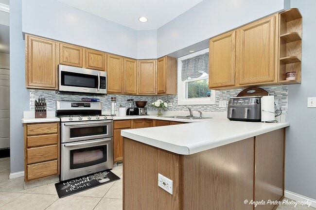 Building Photo - 2155 N Millstone Dr