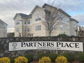 Building Photo - 100-100