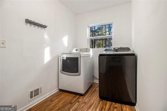 Building Photo - 8212 Lullwater Ct