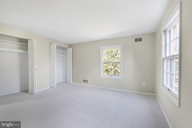 Building Photo - 3725 Templeton Pl