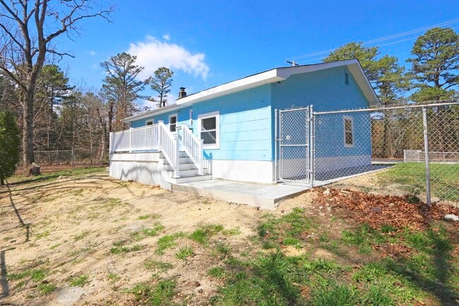 Building Photo - 6007 W Jersey Ave