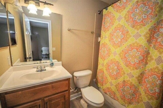 Building Photo - 1918 Honolulu Ln