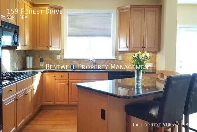 Building Photo - 159 Forest Dr