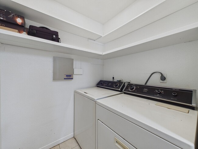 Building Photo - 14211 Briarsage Ct