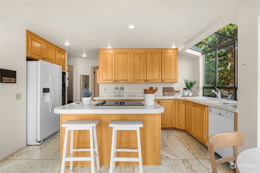 Building Photo - 3909 NE 157th Pl