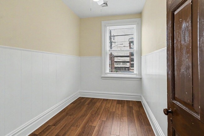 Building Photo - 36 W Pomfret St