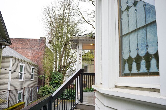 Building Photo - Spacious Nob Hill Historic Property with a...