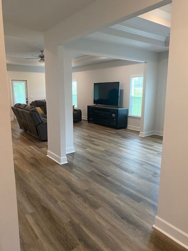 Building Photo - 1020 Ballantyne Ln