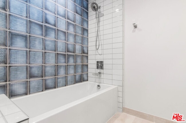 Building Photo - 1226 S Bedford St