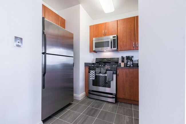 Building Photo - 45 E 33rd St