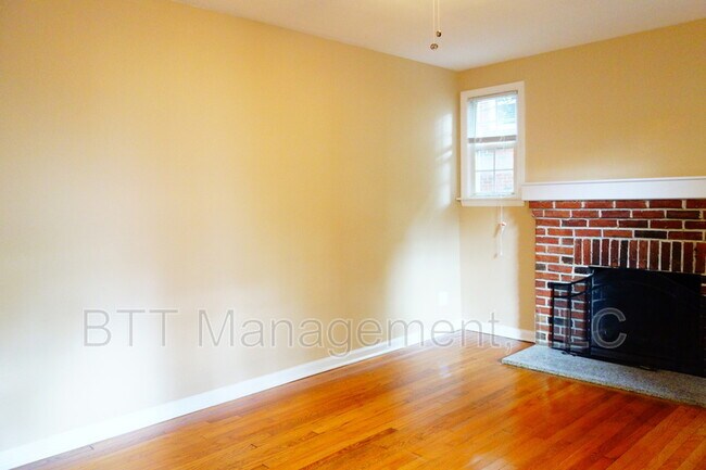 Building Photo - 8007 Garland Ave