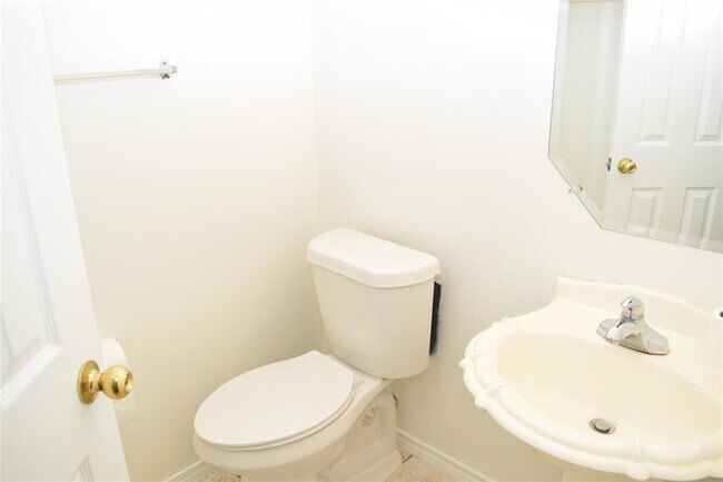 Building Photo - 30007 Oakland Hills Dr