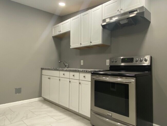 Building Photo - 925 N Markoe St