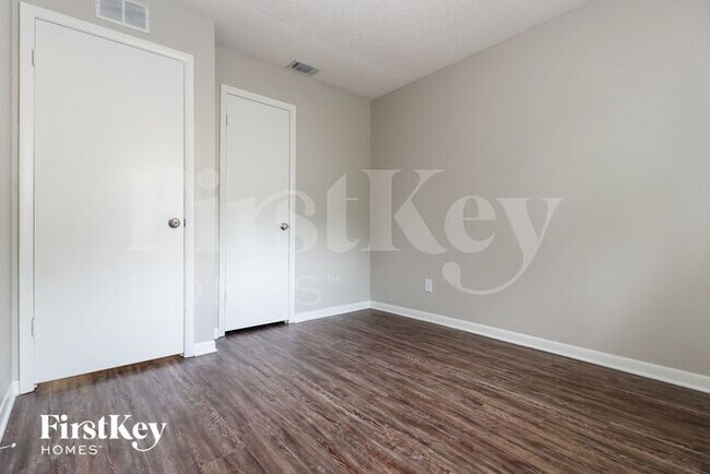 Building Photo - 1007 Park St