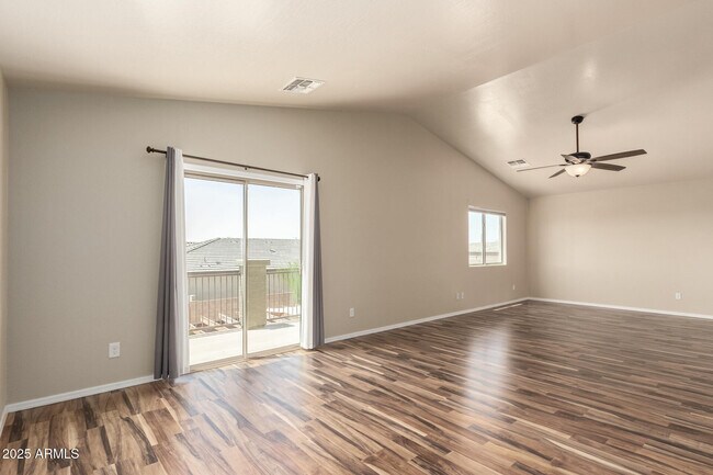 Building Photo - 5722 S 240th Dr