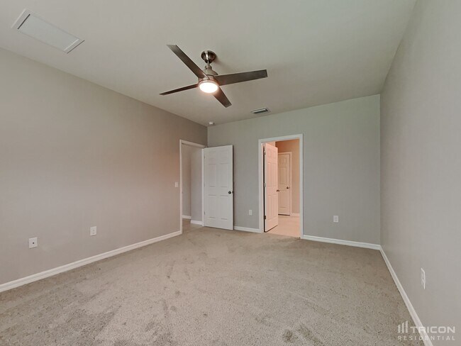 Building Photo - 27944 Arrowhead Cir