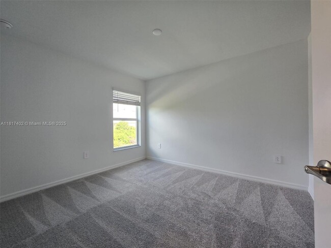 Building Photo - 3403 34th St SW