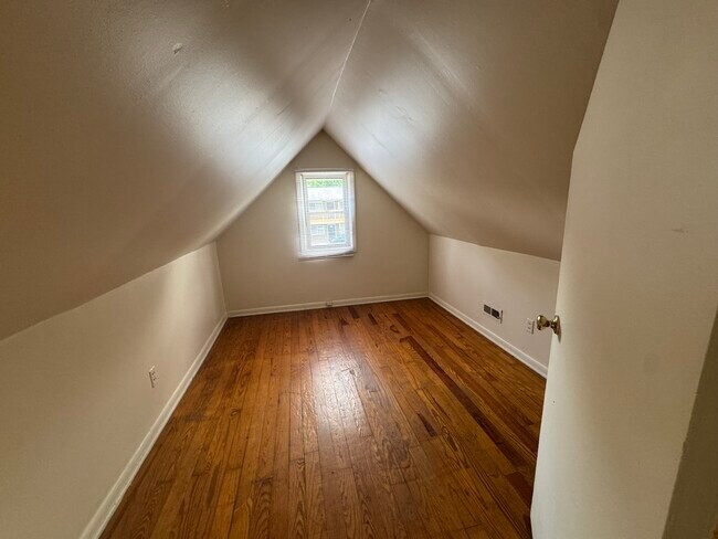 Building Photo - 500 S Lincoln St