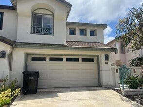 Building Photo - 4635 Da Vinci St