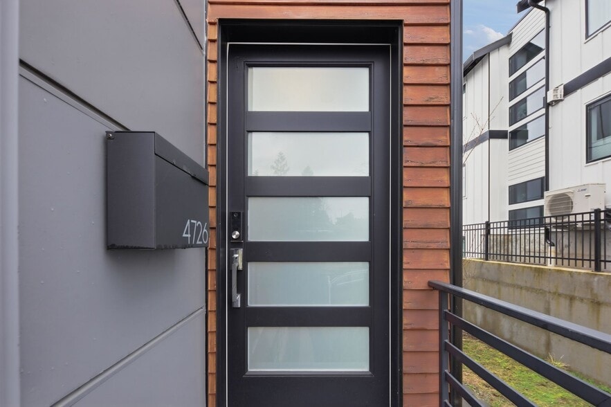 Building Photo - 4726 S Juneau St