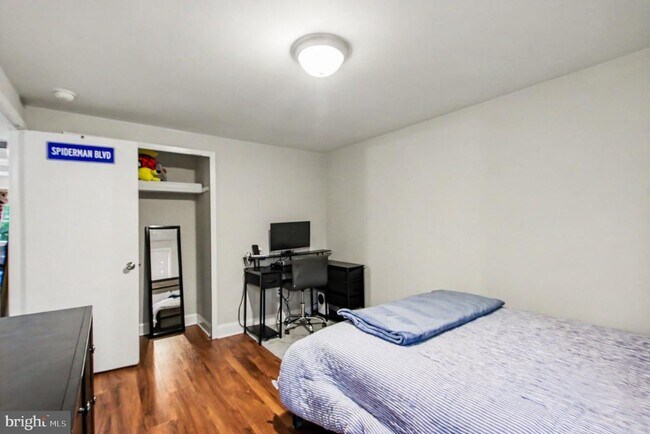 Building Photo - 1405 Peachwood Ln