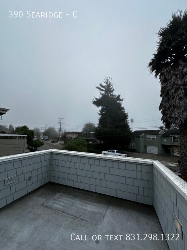 Building Photo - 390 Searidge-C