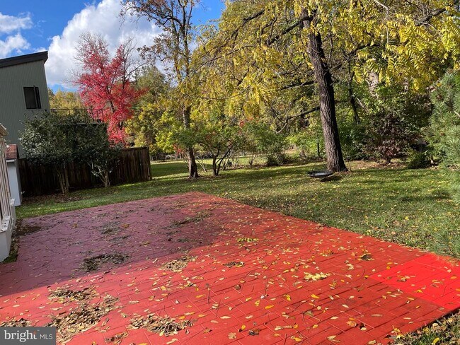 Building Photo - 10130 Blake Ln