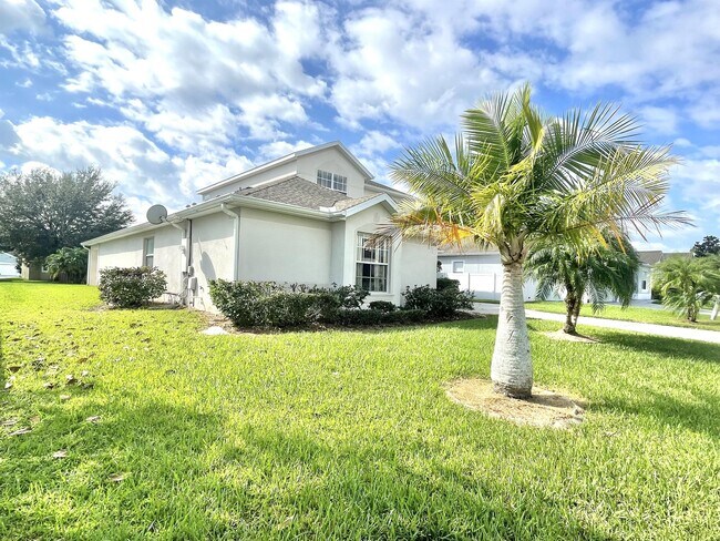 Building Photo - 2370 Hinsdale Dr
