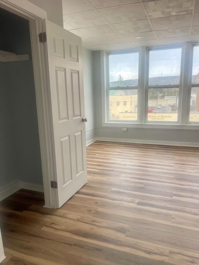 Building Photo - 43-45-45 N Broad St