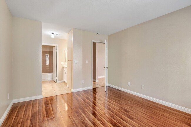 Building Photo - 4860 Nara Vista Way