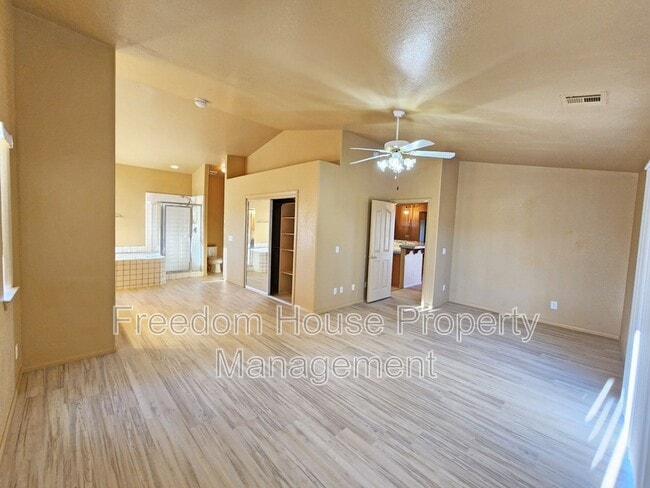 Building Photo - 3280 E Winery Rd