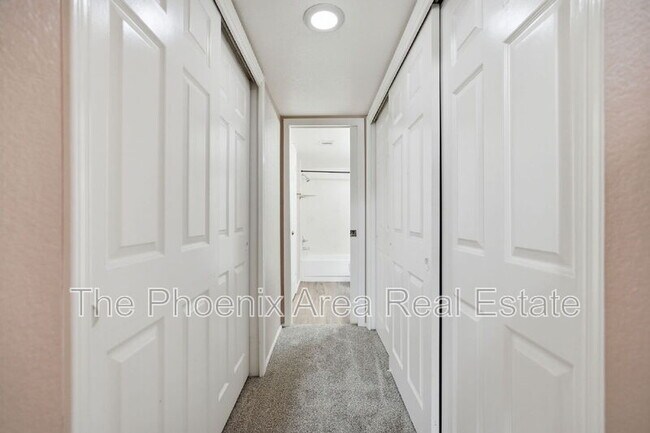 Building Photo - 1351 N Pleasant Dr