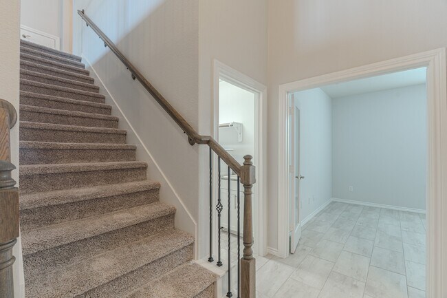 Building Photo - 59 Pioneer Canyon Pl