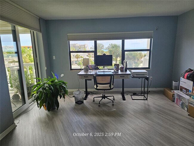 Building Photo - 6500 Sunset Way