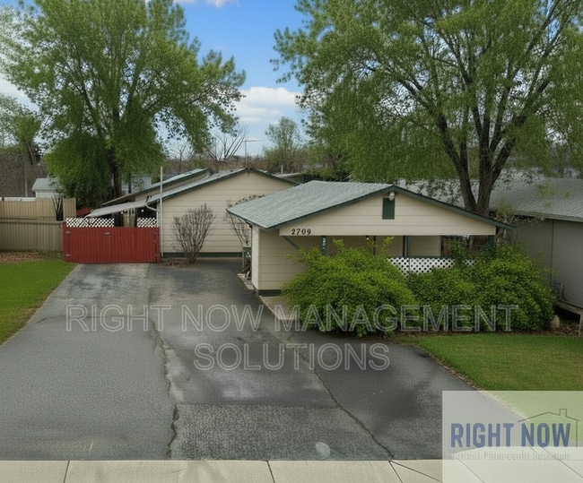 Building Photo - 2708 S Kerr St