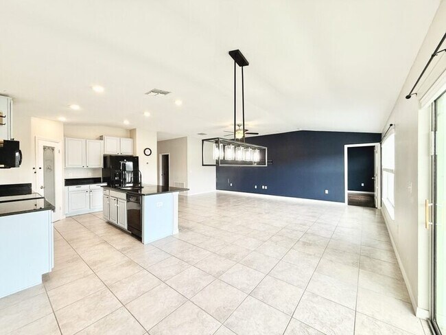 Building Photo - 17134 White Mangrove Dr