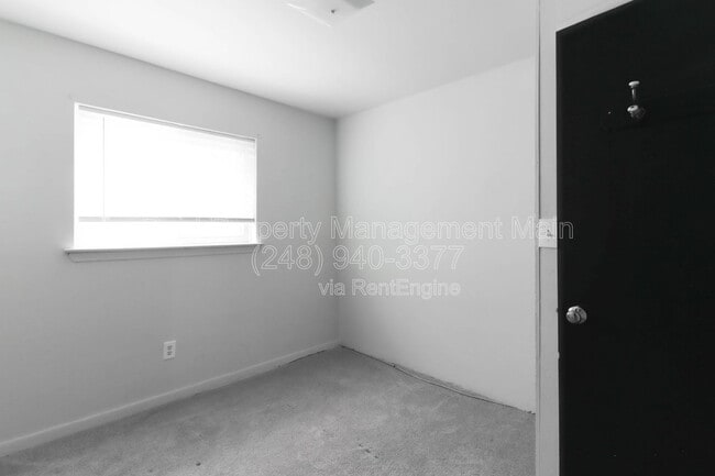 Building Photo - 335 E State Fair Ave