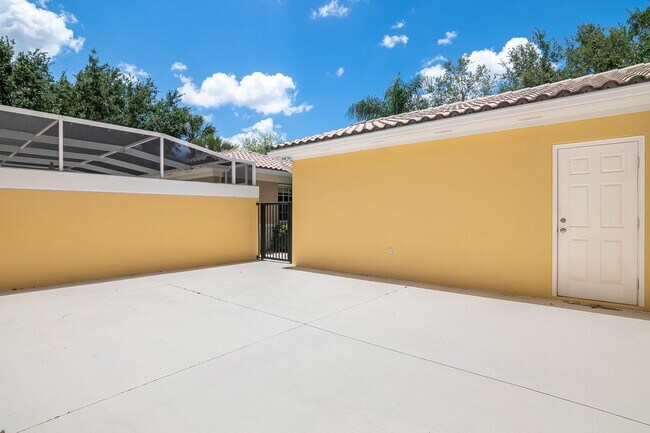 Building Photo - 28608 Alessandria Cir